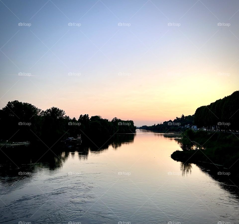 Chinon Sunset , Junes 2033 . 