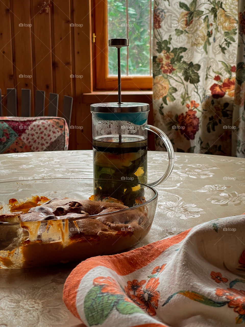 Tea and apple cake