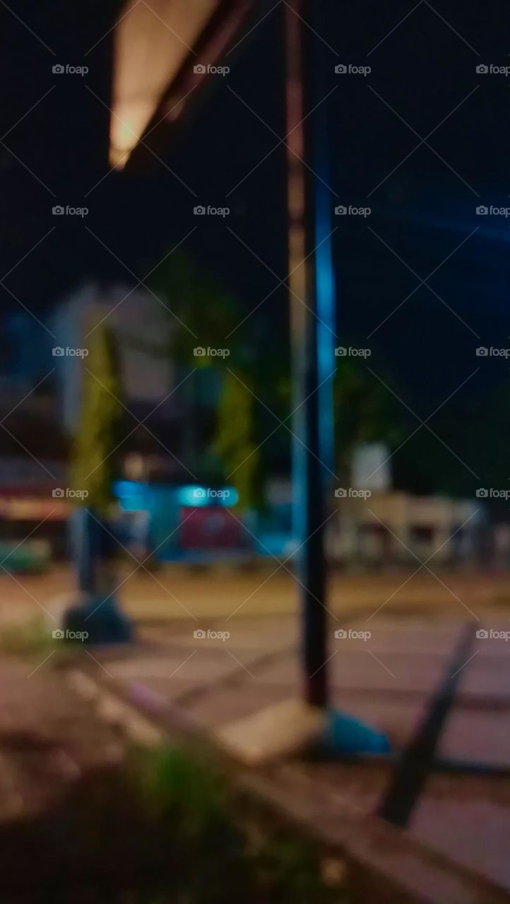 Defocused abstract background of city
street at night with street lamp lighting.
Blurred cityscape,Lighting
night at tourist attraction colorful.