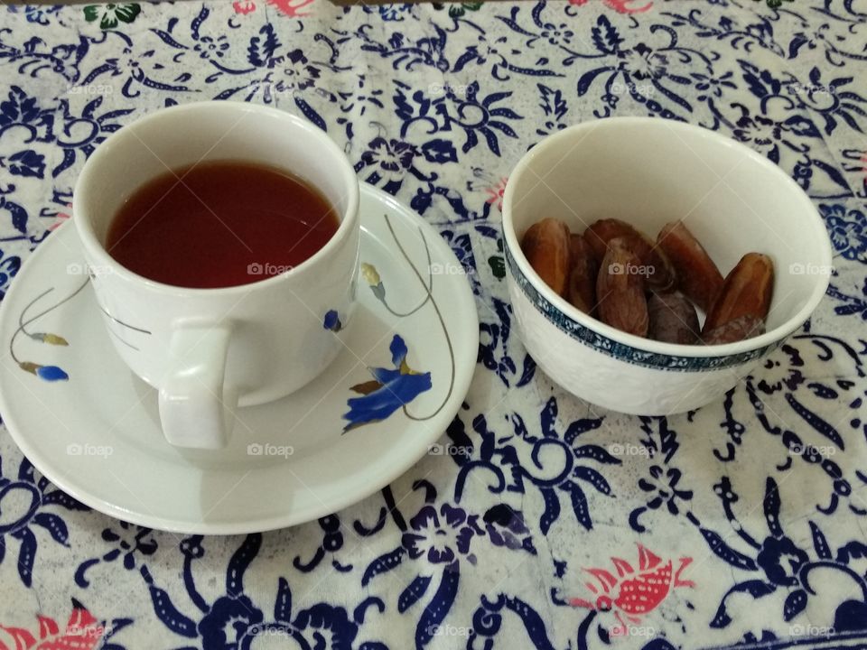 Tea And Dates Breakfast