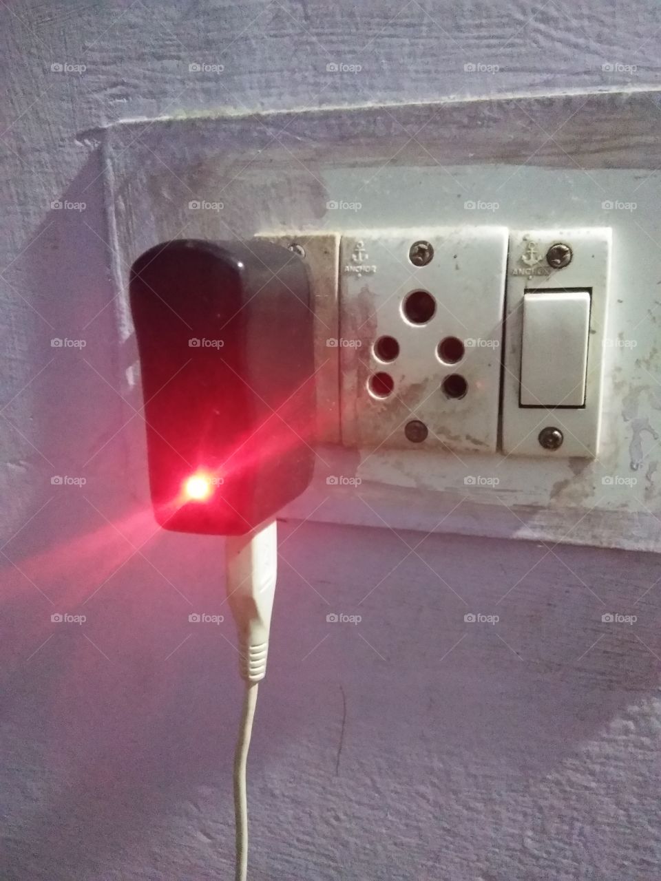 switch on mobile charger HD image. jpg