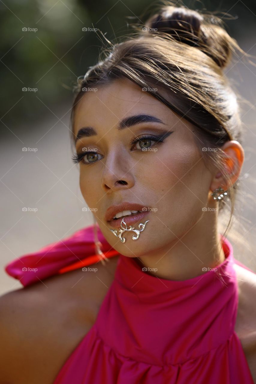 Ana looking gorgeous in the evening sun in Paris 