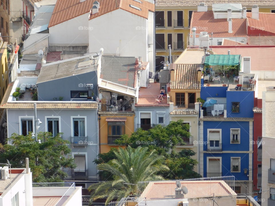 Appartement colorés de l’ancienne ville d’Alicante 