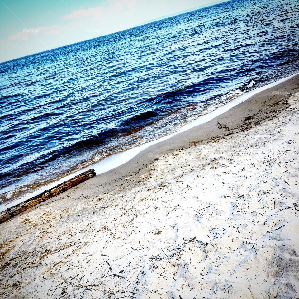 Come with me and I'll show you the sea..
