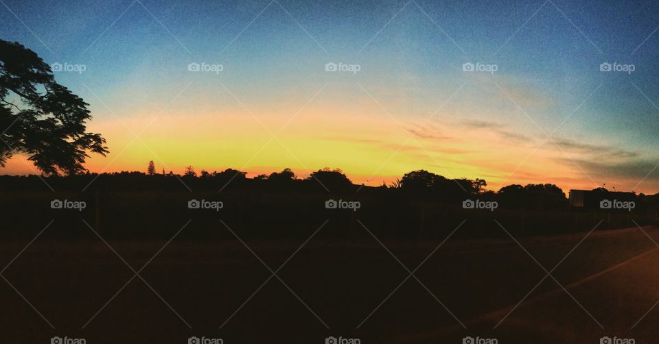 🌅Desperte, Jundiaí. 
Que a jornada diária possa valer a pena!
🍃
#sol #sun #sky #céu #photo #nature #morning #alvorada #natureza #horizonte #fotografia #pictureoftheday #paisagem #inspiração #amanhecer #mobgraphy #mobgrafia #Jundiaí #AmoJundiaí