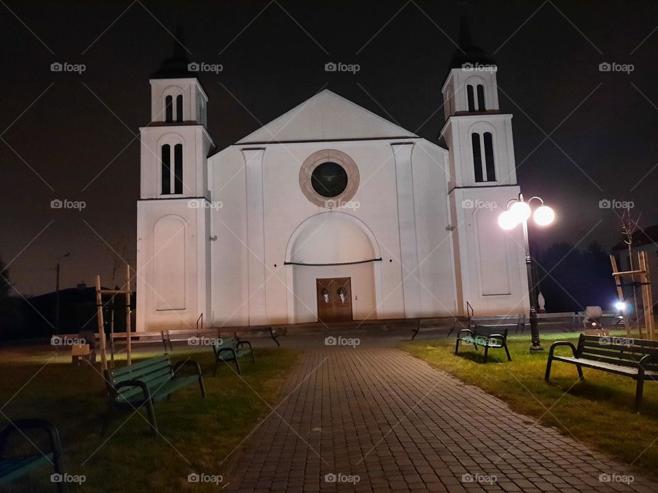 evening vue of white church front