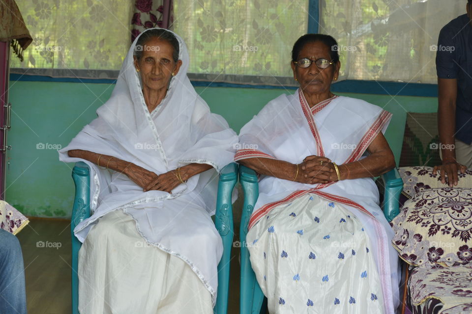 two old ladies in frame