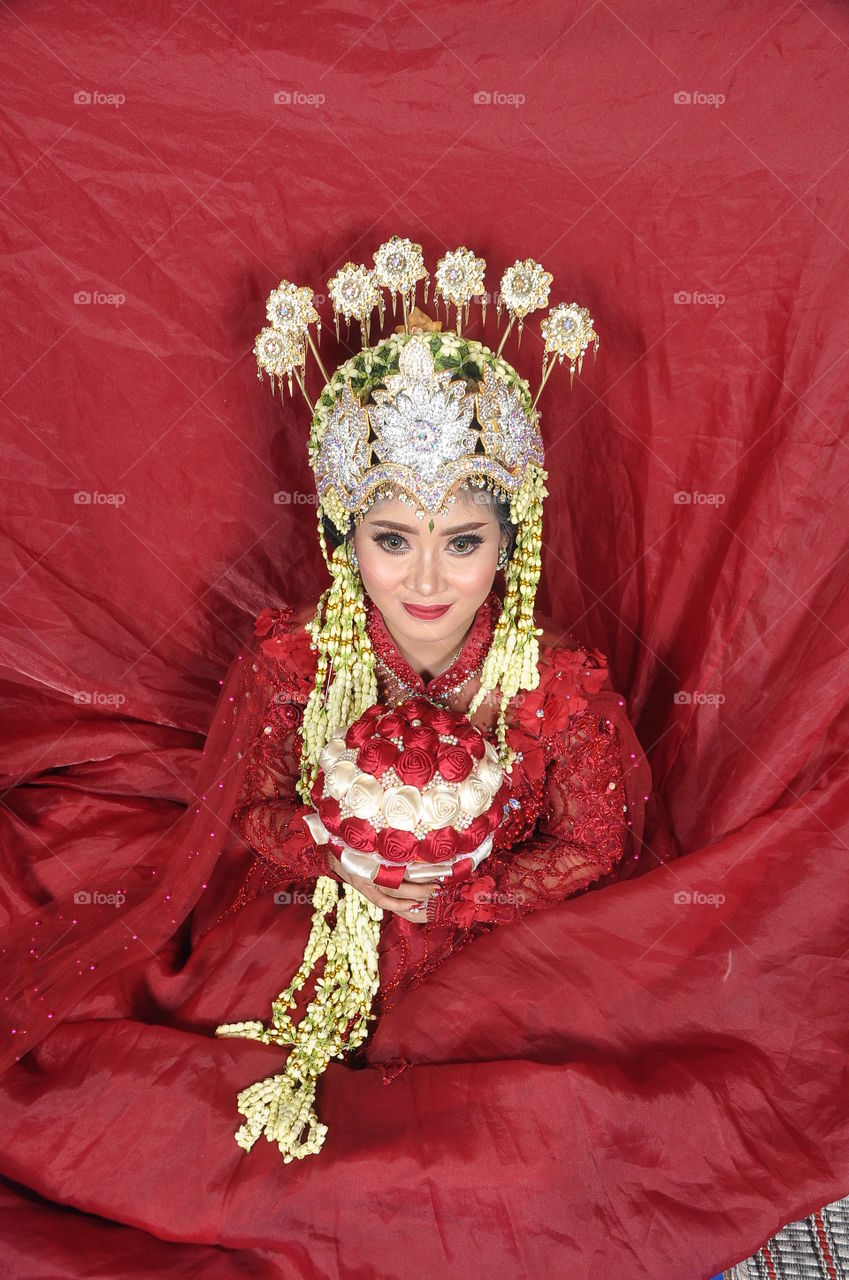 traditional clothing of the East Javanese people