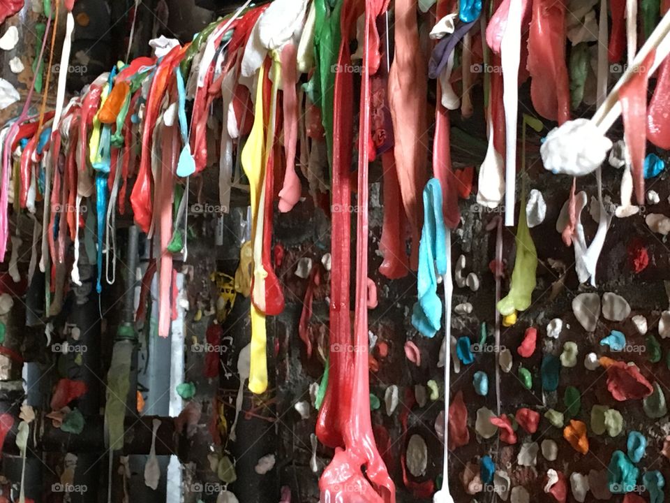 Gum wall