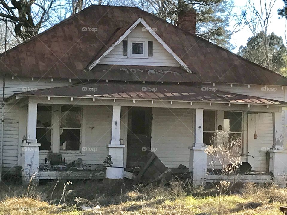 Old abandoned southern farmhouse.