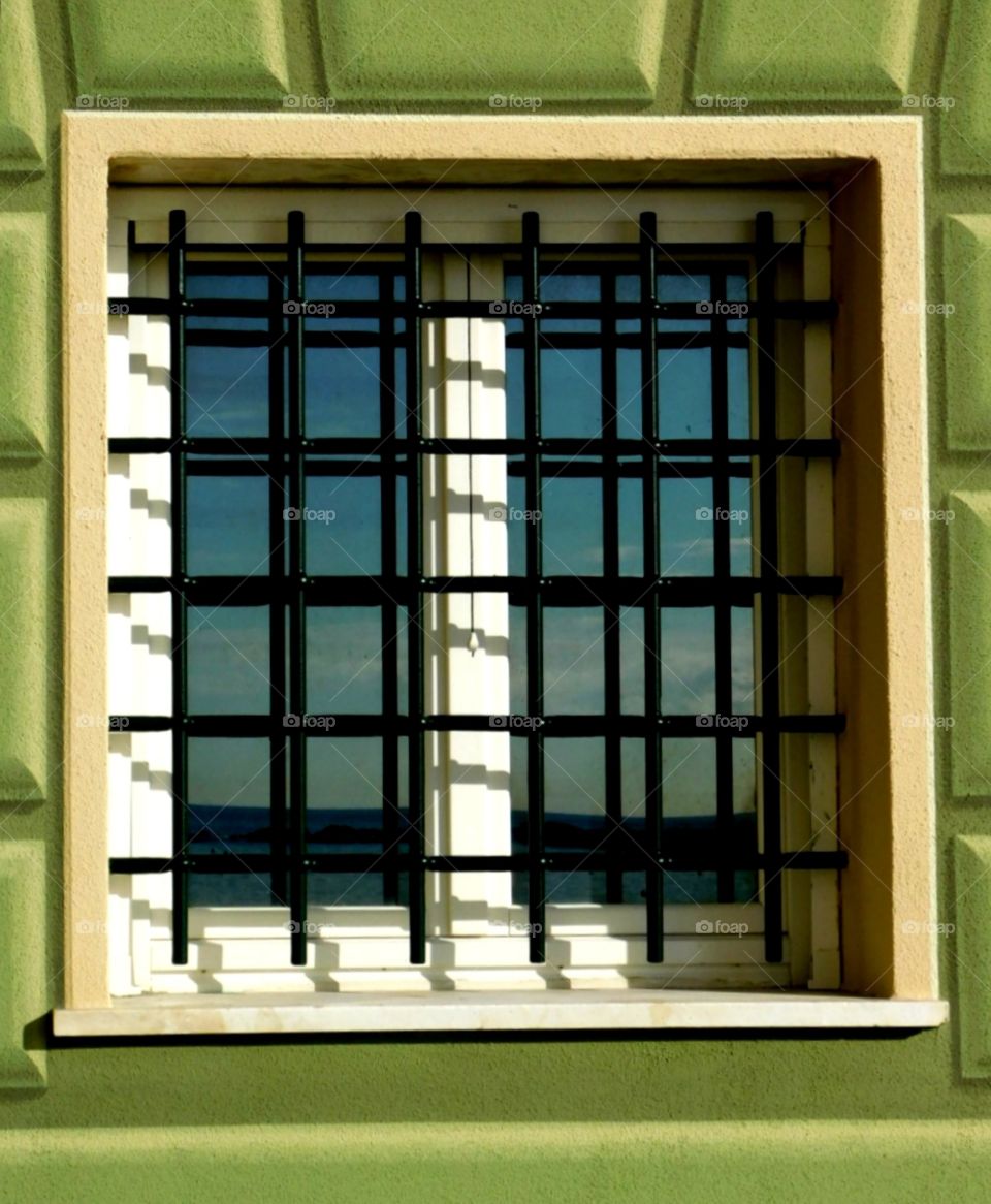 Typical "genovese" ground flat window