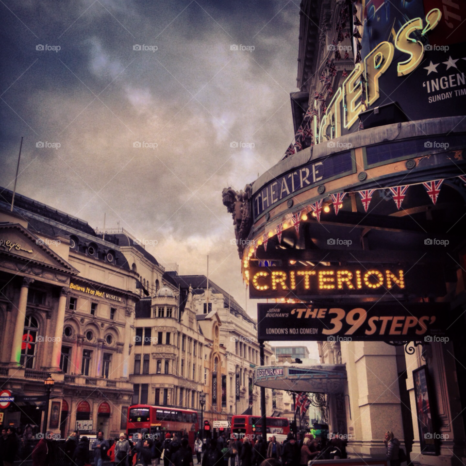 london theatre audience twilight by Fotosyntheses