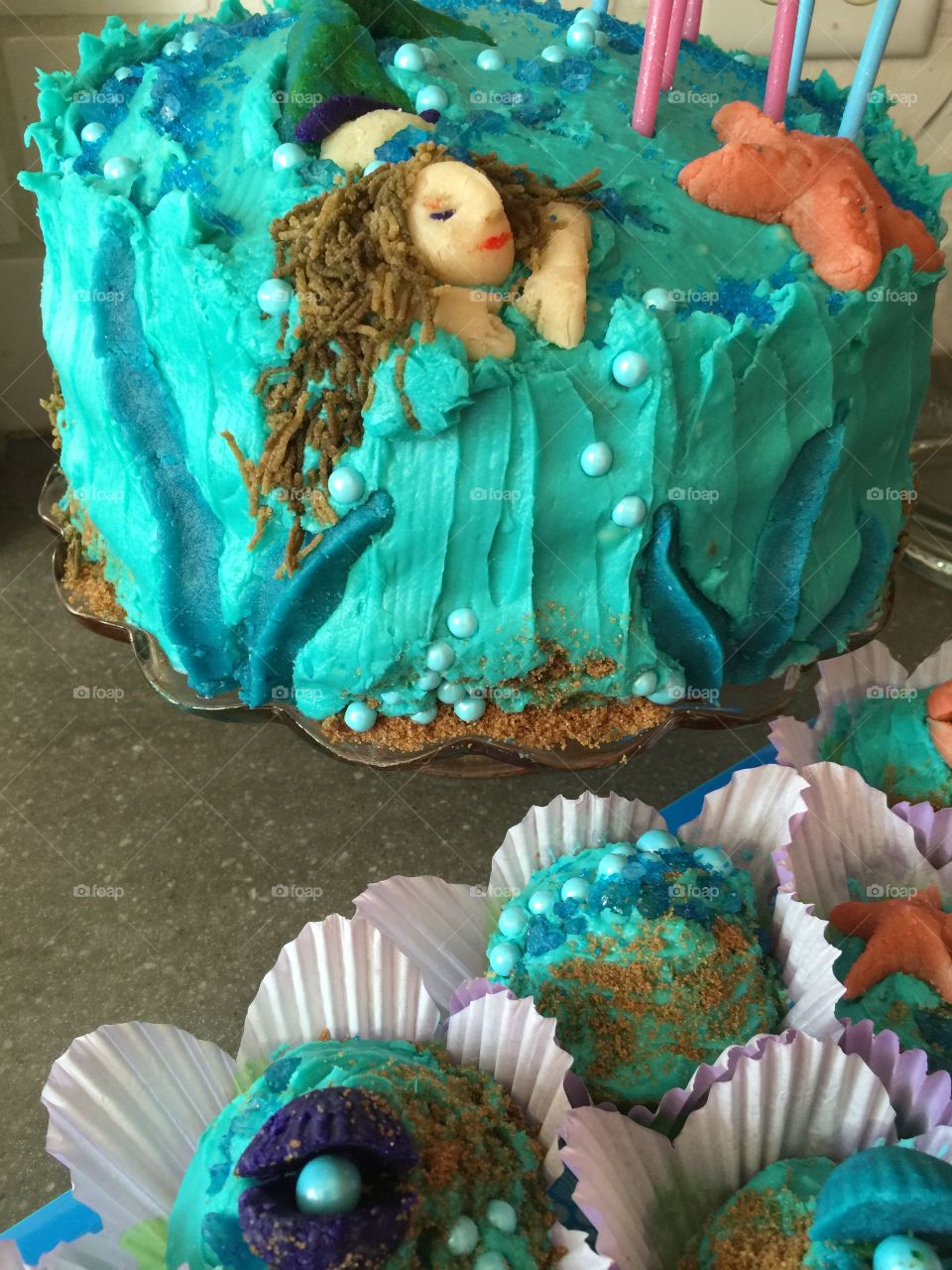 Cake and Cupcakes for Princess Ariel