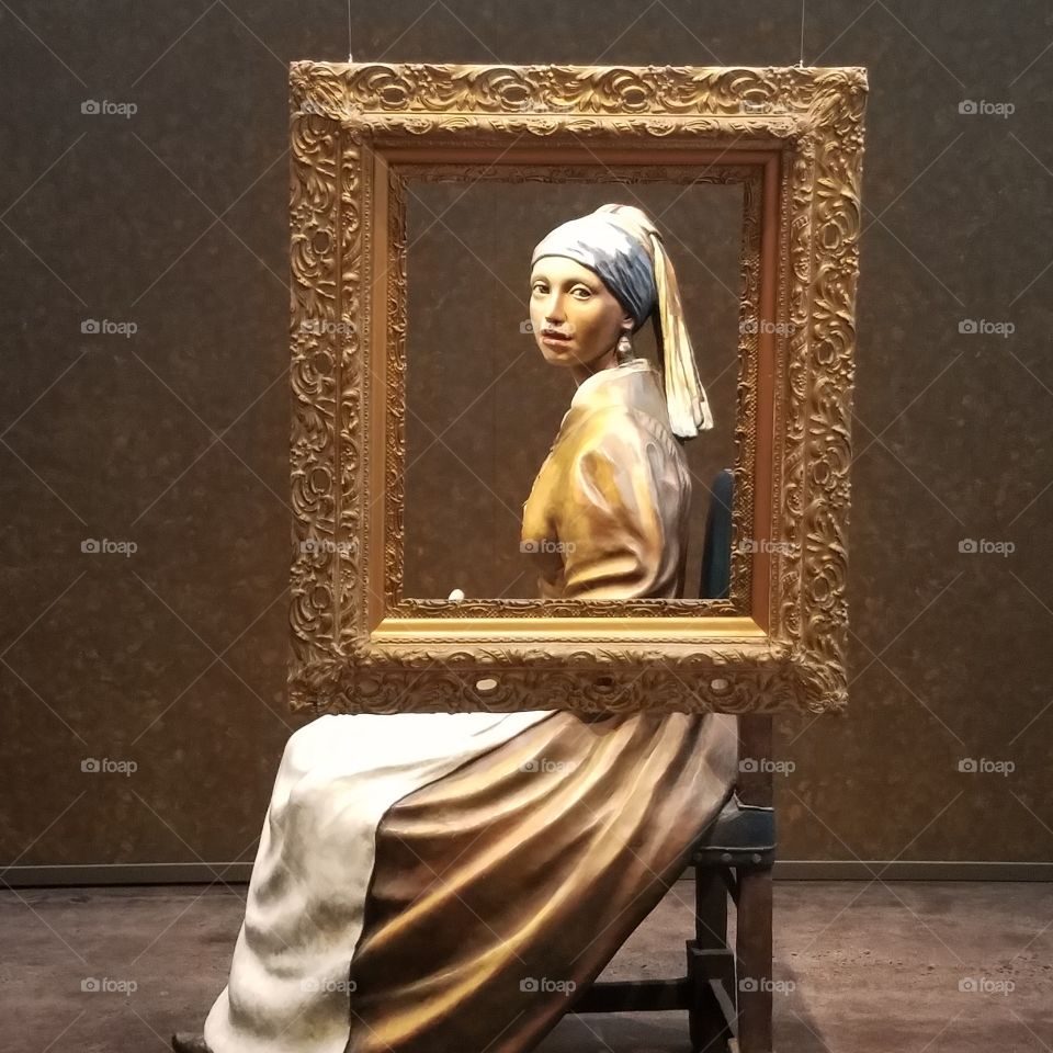 girl with a pearl earring sculpture