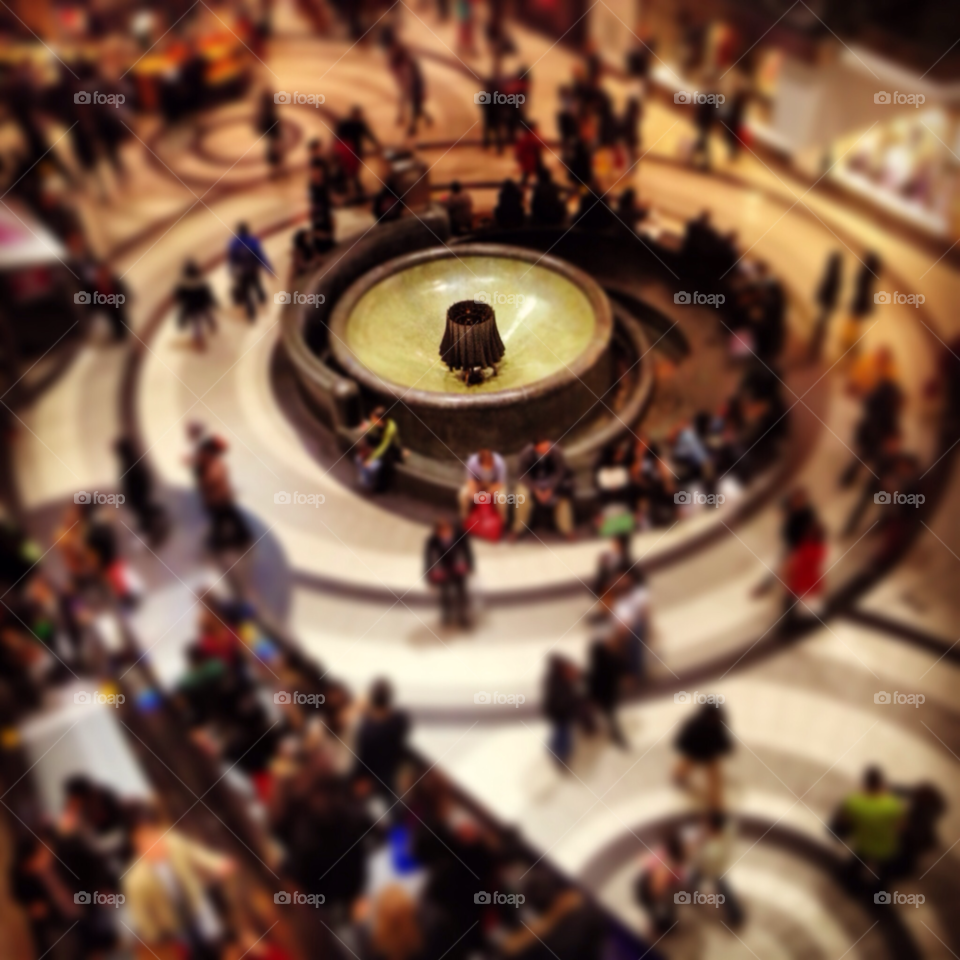 people water circle crowded by byg