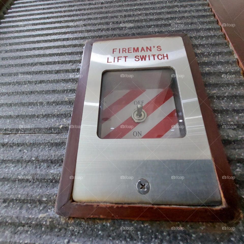 emergency button on elevator