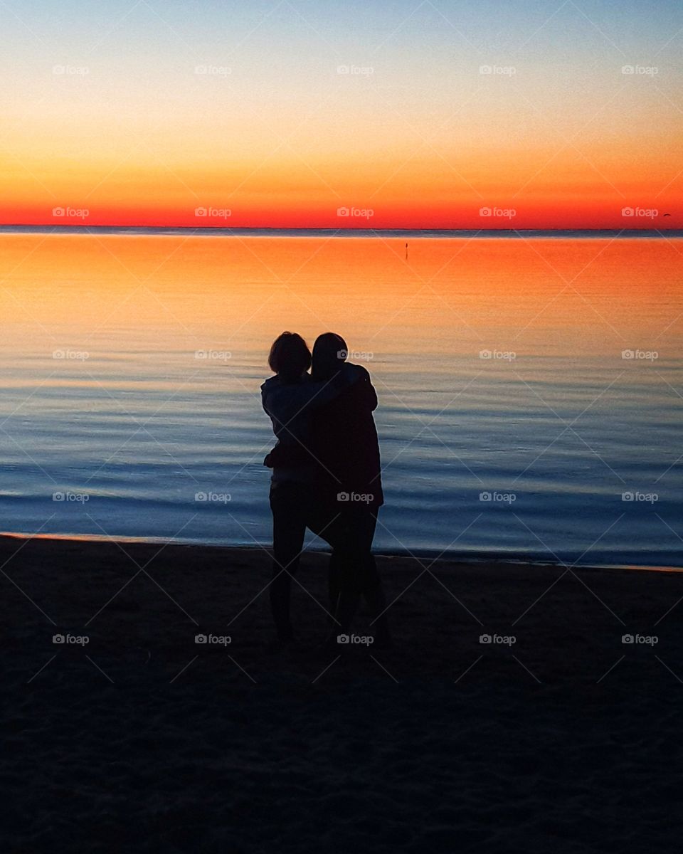 midnigh sillouetts and horizon..