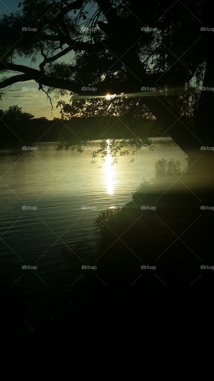 Sun reflecting off of Mississippi River evening