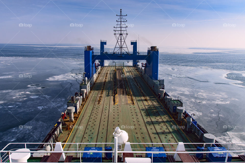 Dry cargo ship