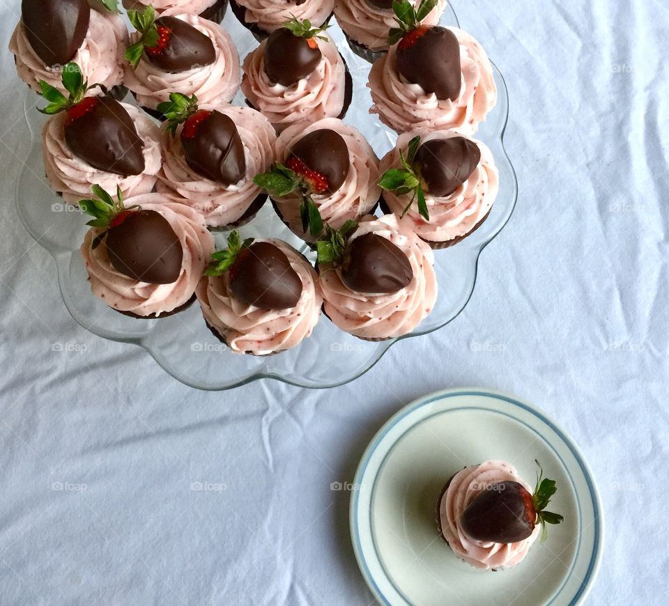 Chocolate covered strawberry cupcakes