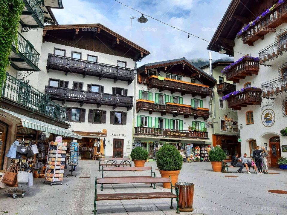 Urban environment with picturesque touch