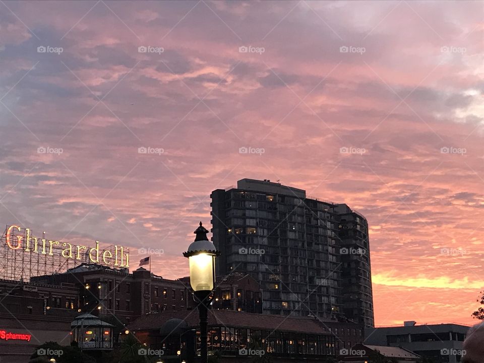 The sunset at Ghirardelli Square in 
SanFrancisco