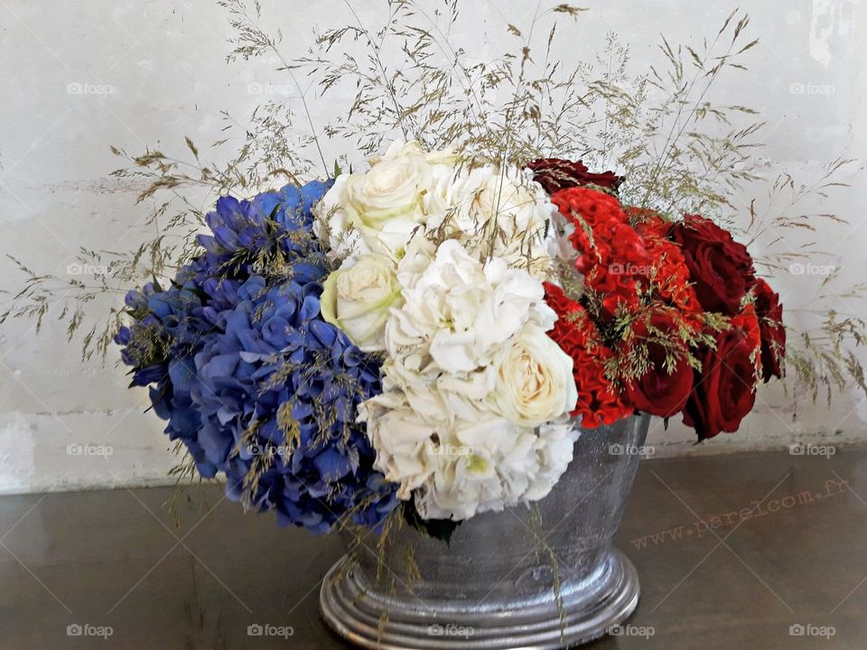 Bouquet bleu, blanc, rouge.