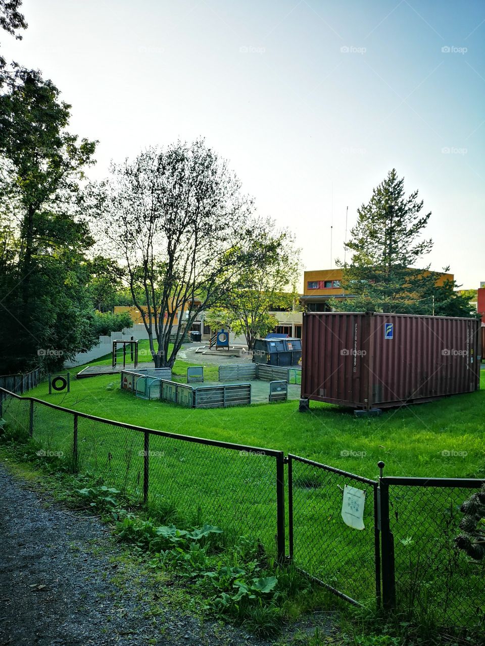 Walk by the Kid's-Garden