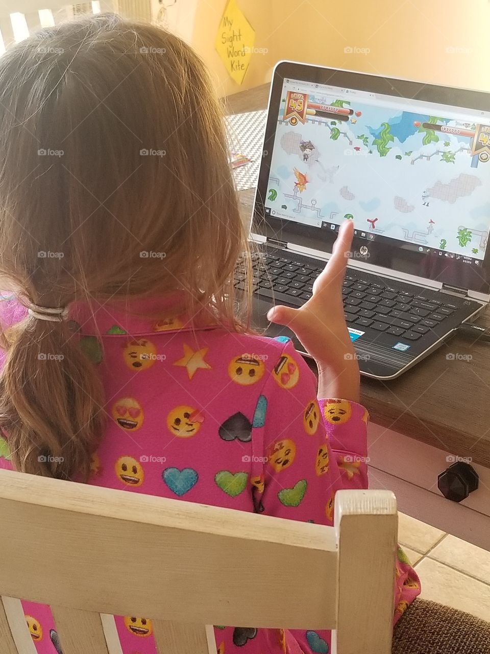 girl play game to learn math