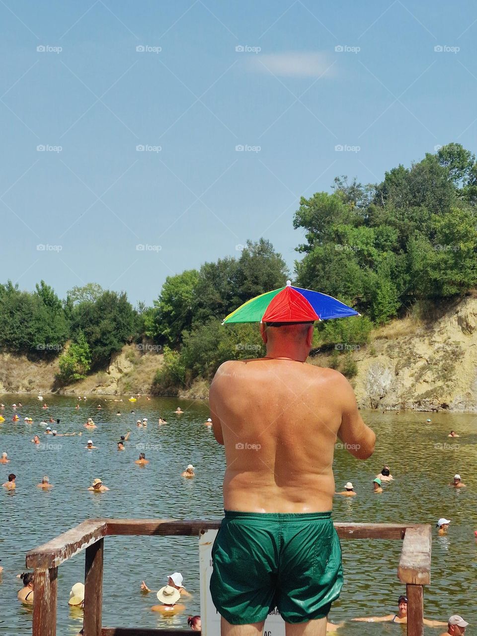 sun hat with colored triangles