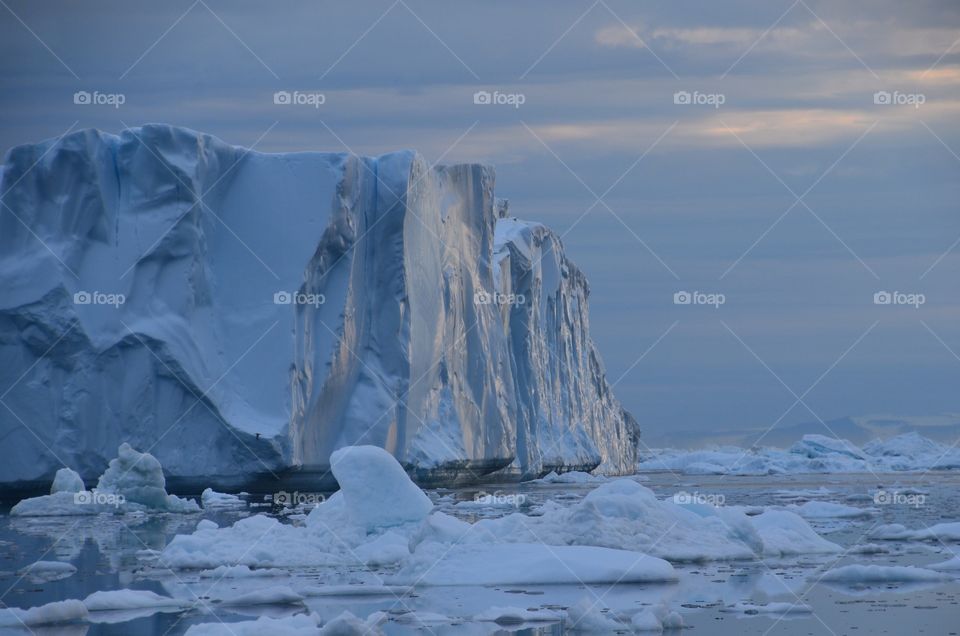 Midnight Sun Sailing Greenland