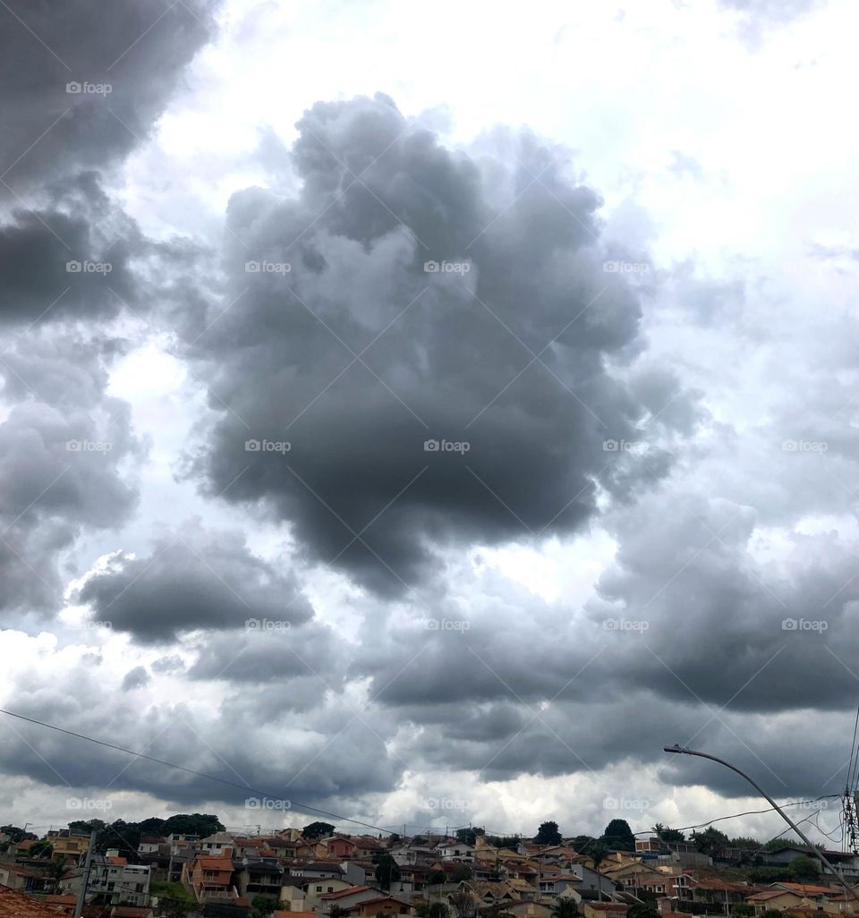 🇺🇸 And the rain is coming... How to name this round cloud? / 🇧🇷 E a chuva vem chegando… Como nomear essa nuvem redonda?