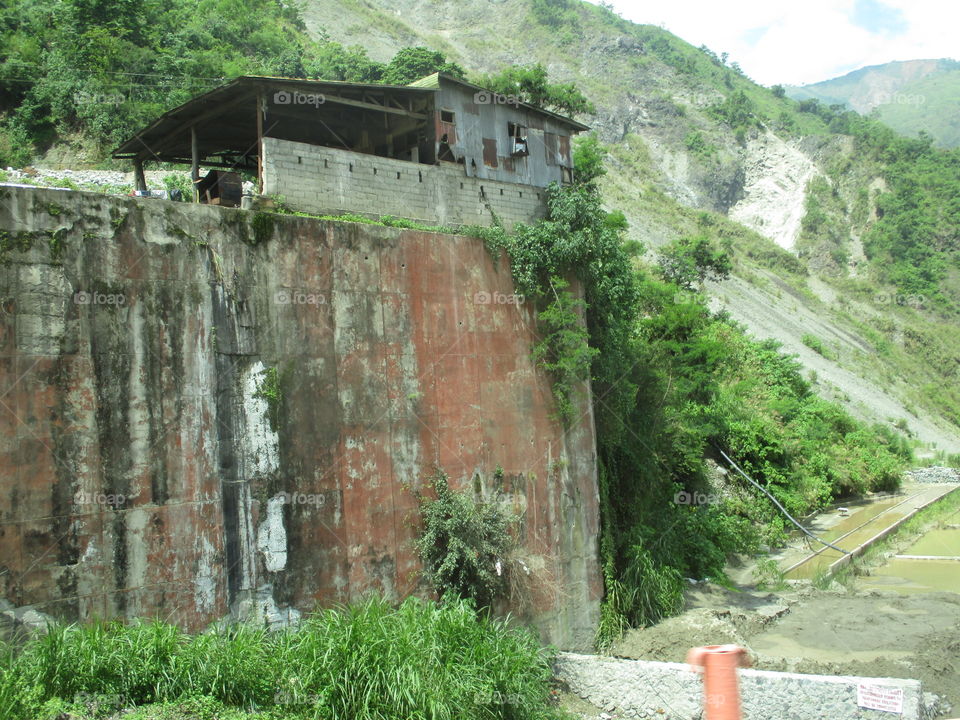 house on side mountain