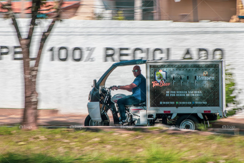 Efeito panning nas ruas.