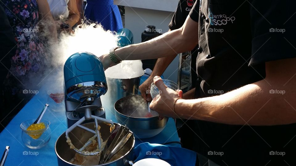 Liquid nitrogen ice cream