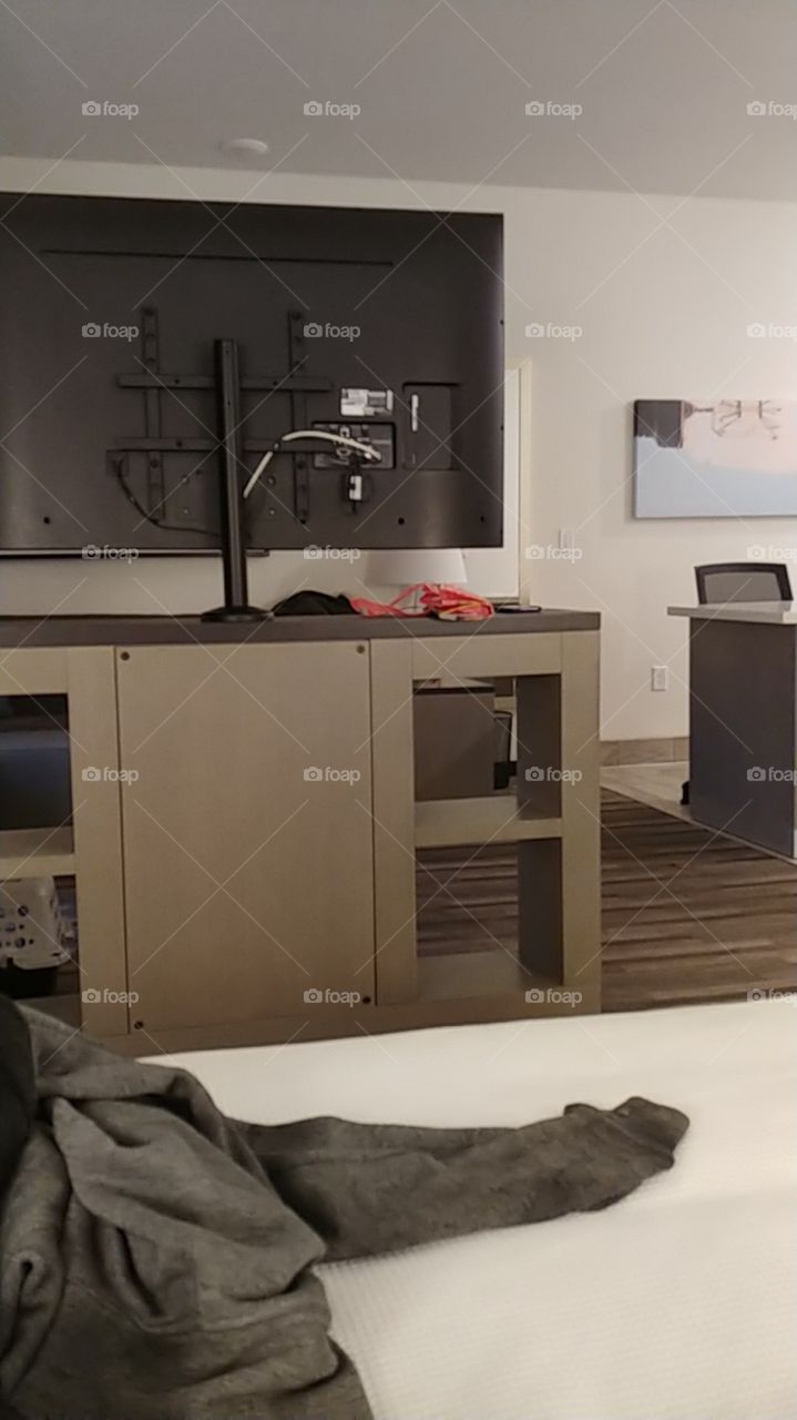 TV,back,cross bow,table,