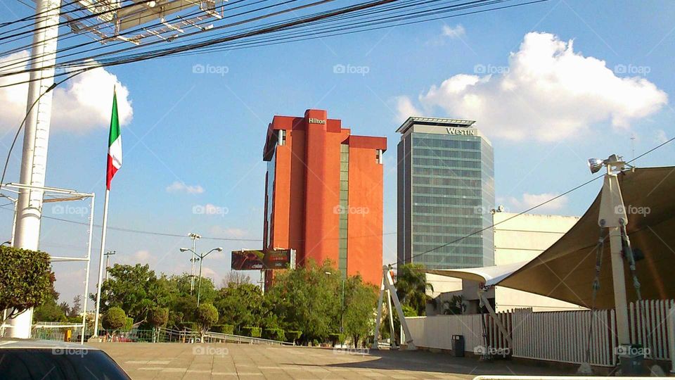 Complejo de oficinas frente a la Expo Guadalajara