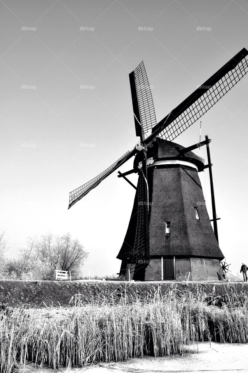 Kinderdijk mill, black and white