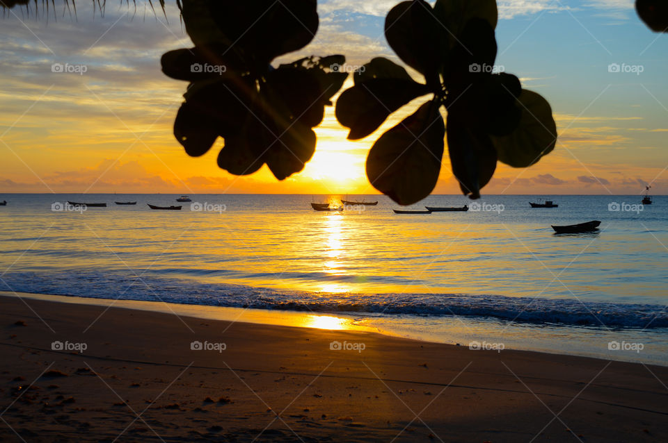 Nascer do sol em cumuruxatiba é muito lindo, te convido a vir conhecer esse paraíso que fica no extremo sul da Bahia!