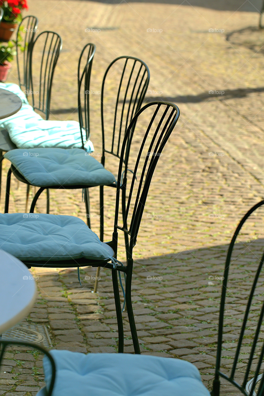 Stühle mit blauen Stühlen