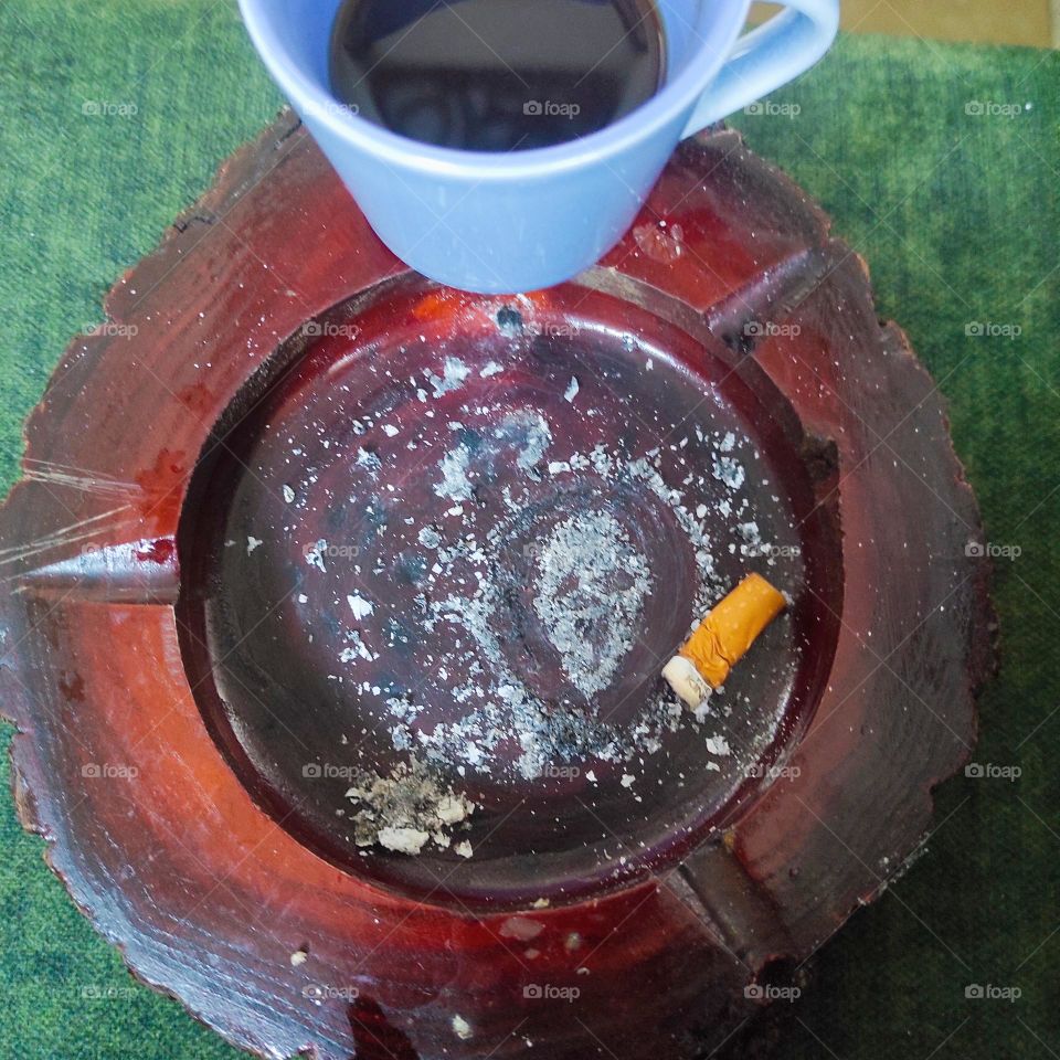 When I was playing with the ashes of smoke, this figure appeared to me. It was terrifying