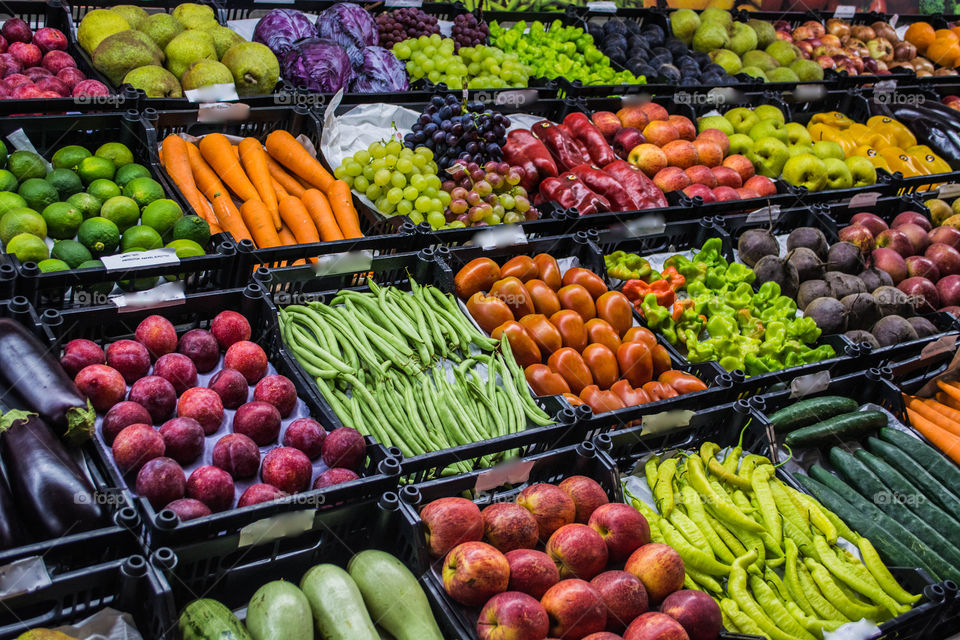 Fresh fruits and vegetables at organic fair