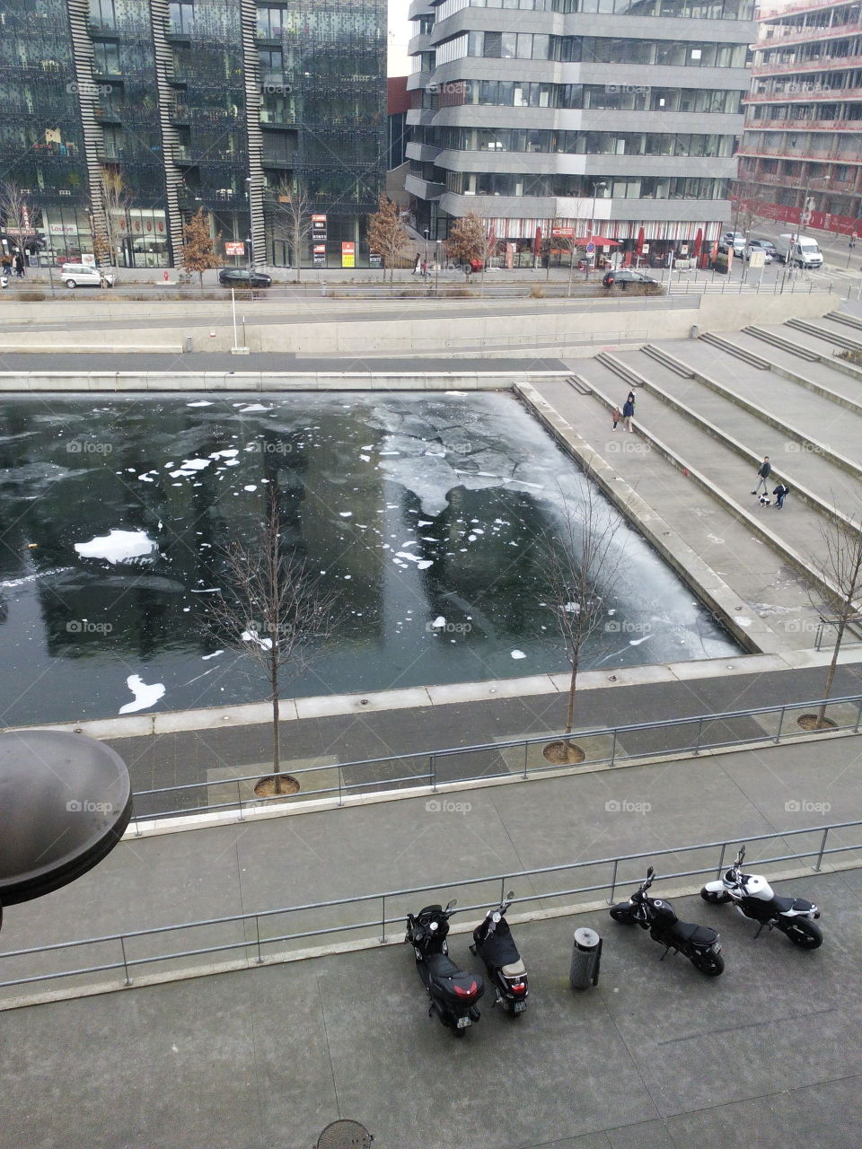 Le Rhône est glassé en janvier 2017 #Lyon#