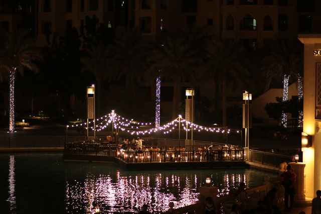 A night cafe on the water