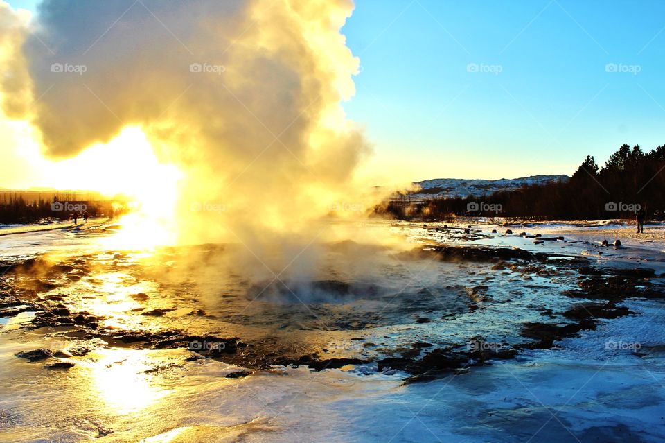 Iceland sunset geysir