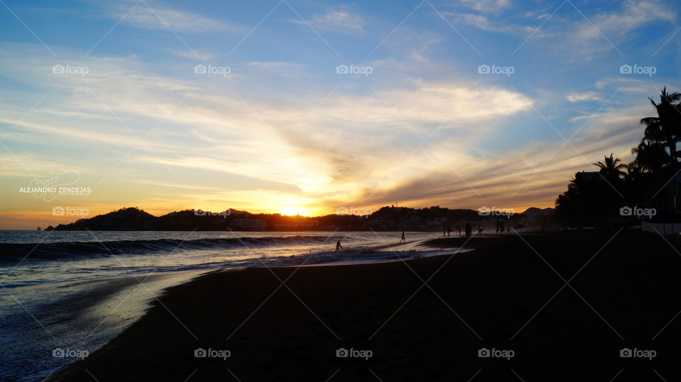 Atardecer. Mirar esta puesta de sol es maravilloso!