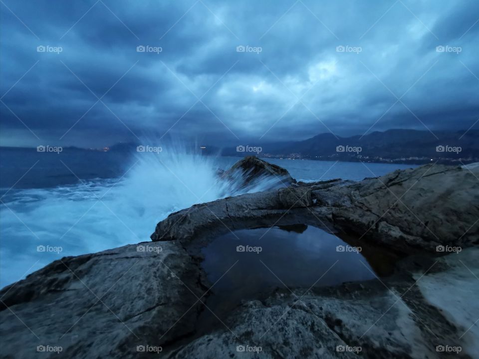 Jugo on the beach Kamen mali