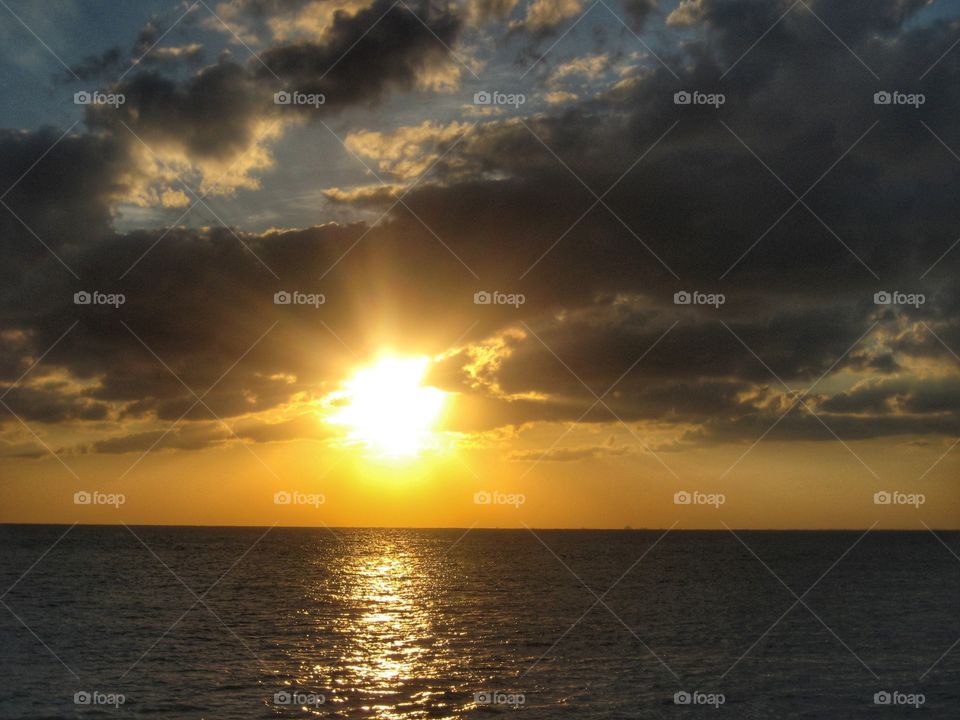Beautiful Sunrays from the Atlantic and Pewits Nest