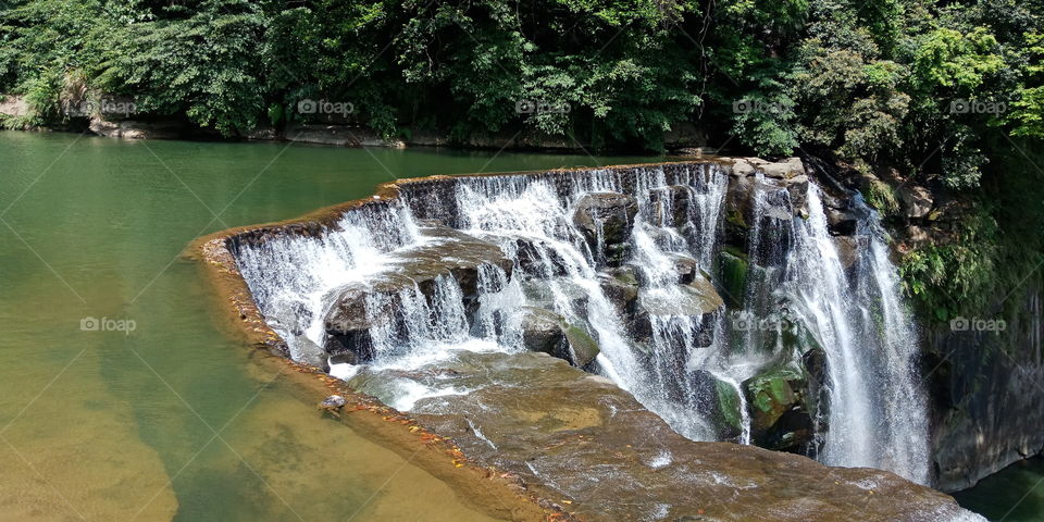 shifen waterfall