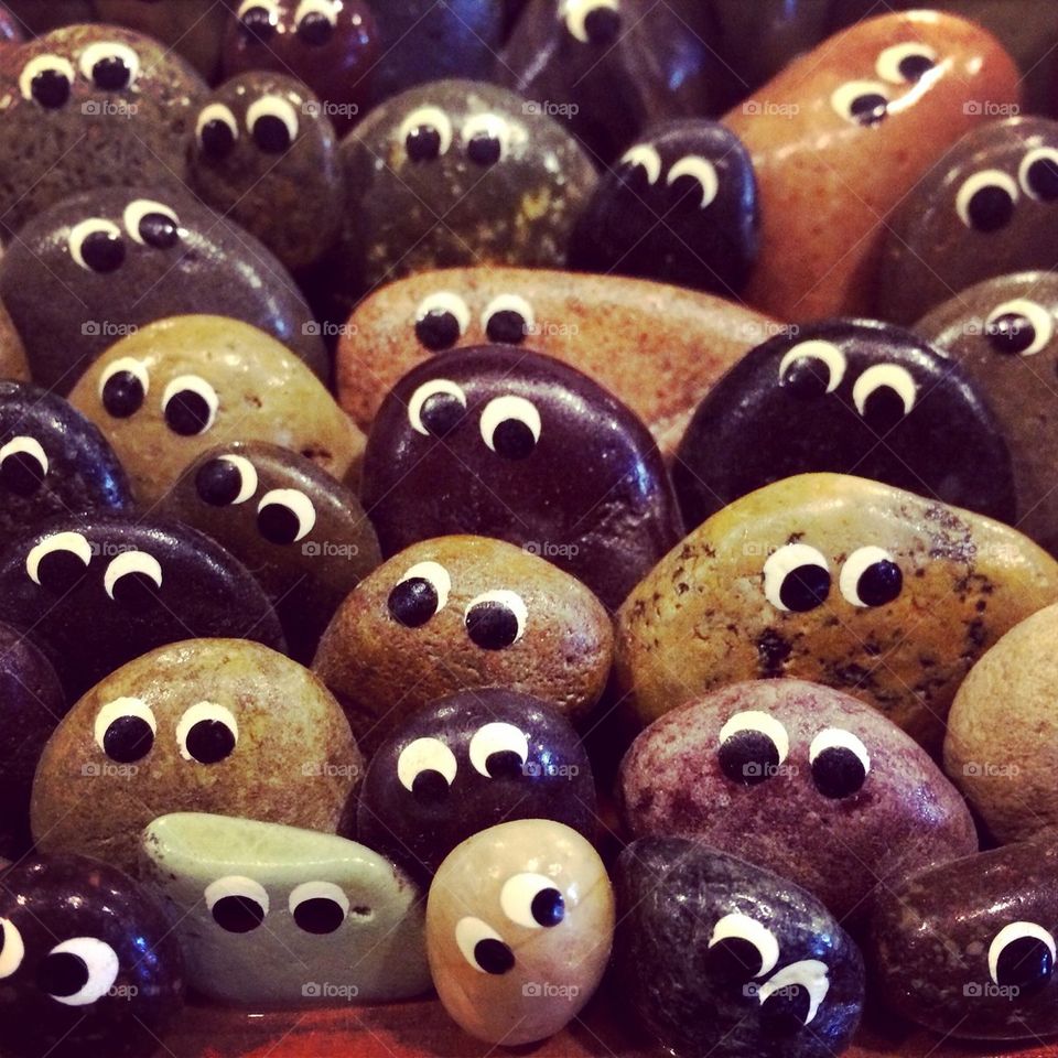 Googly eye rocks 